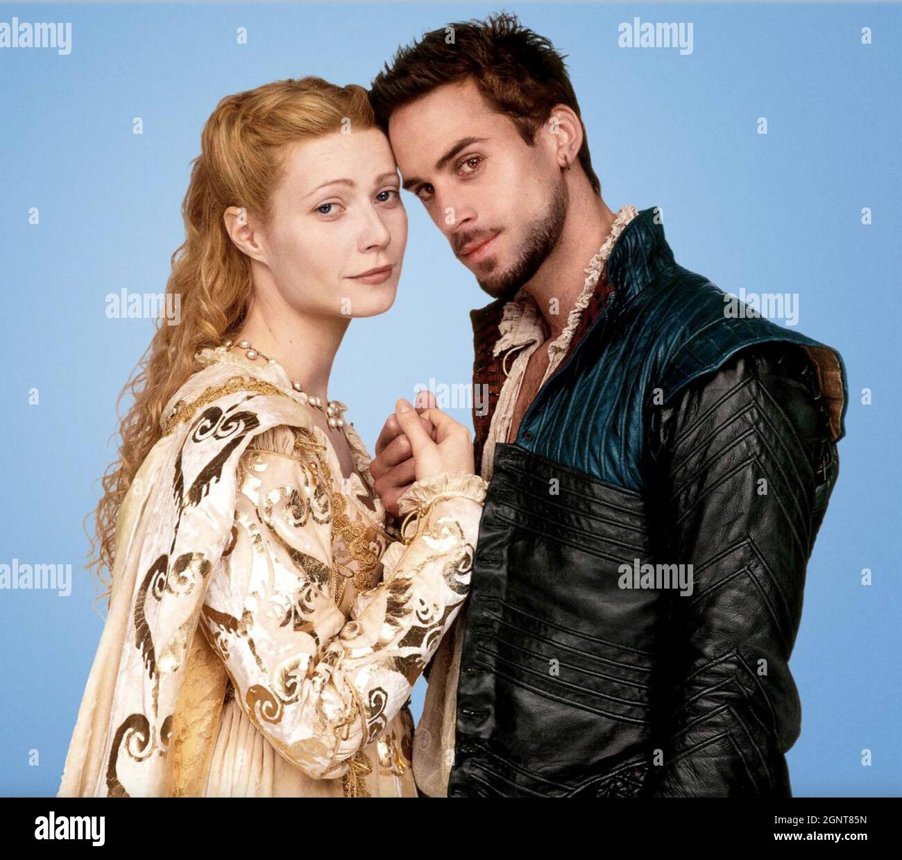 SHAKESPEARE IN LOVE 1998 Universal Pictures film with Gwyneth Paltrow and Joseph Fiennes Stock