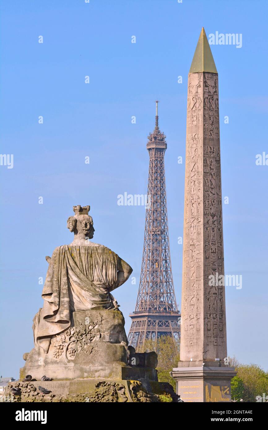 Multimédia) La Tour Eiffel et de grands monuments parisiens à l