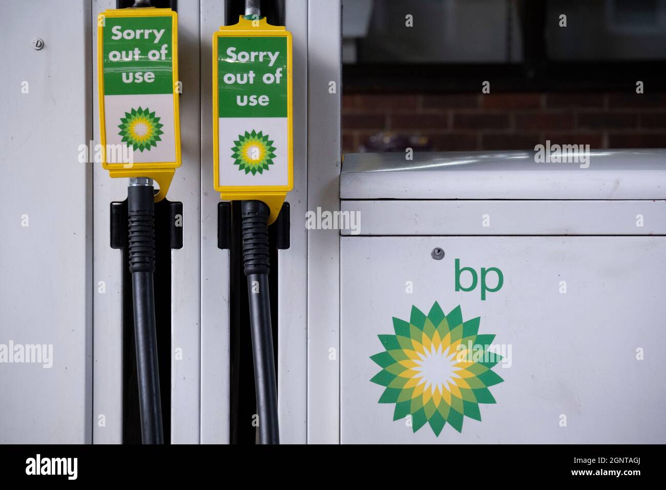 Empty forecourts hires stock photography and images Alamy