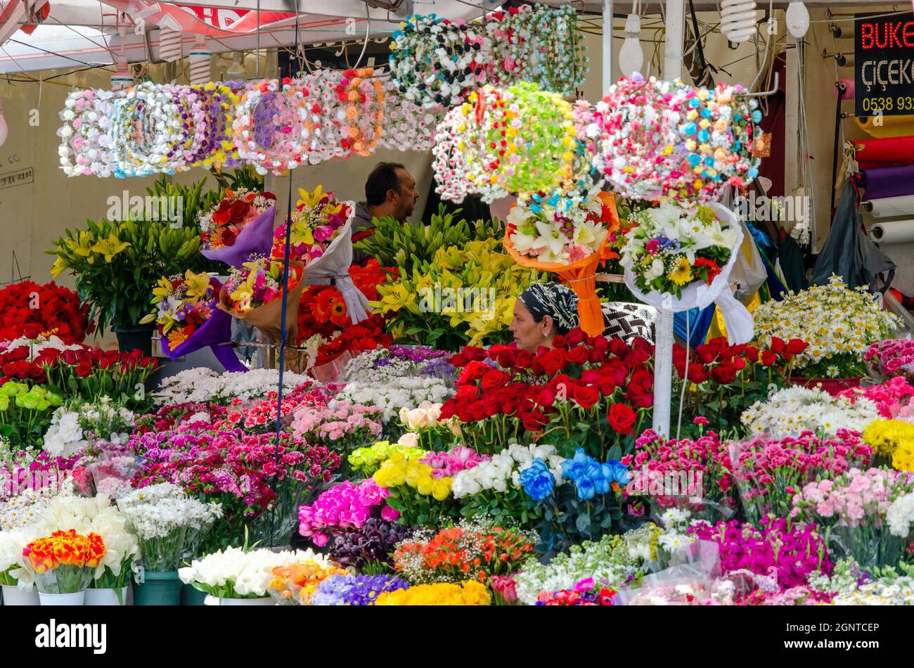 Flower and wreath shop in Istanbul, Turkey Stock Photo Alamy
