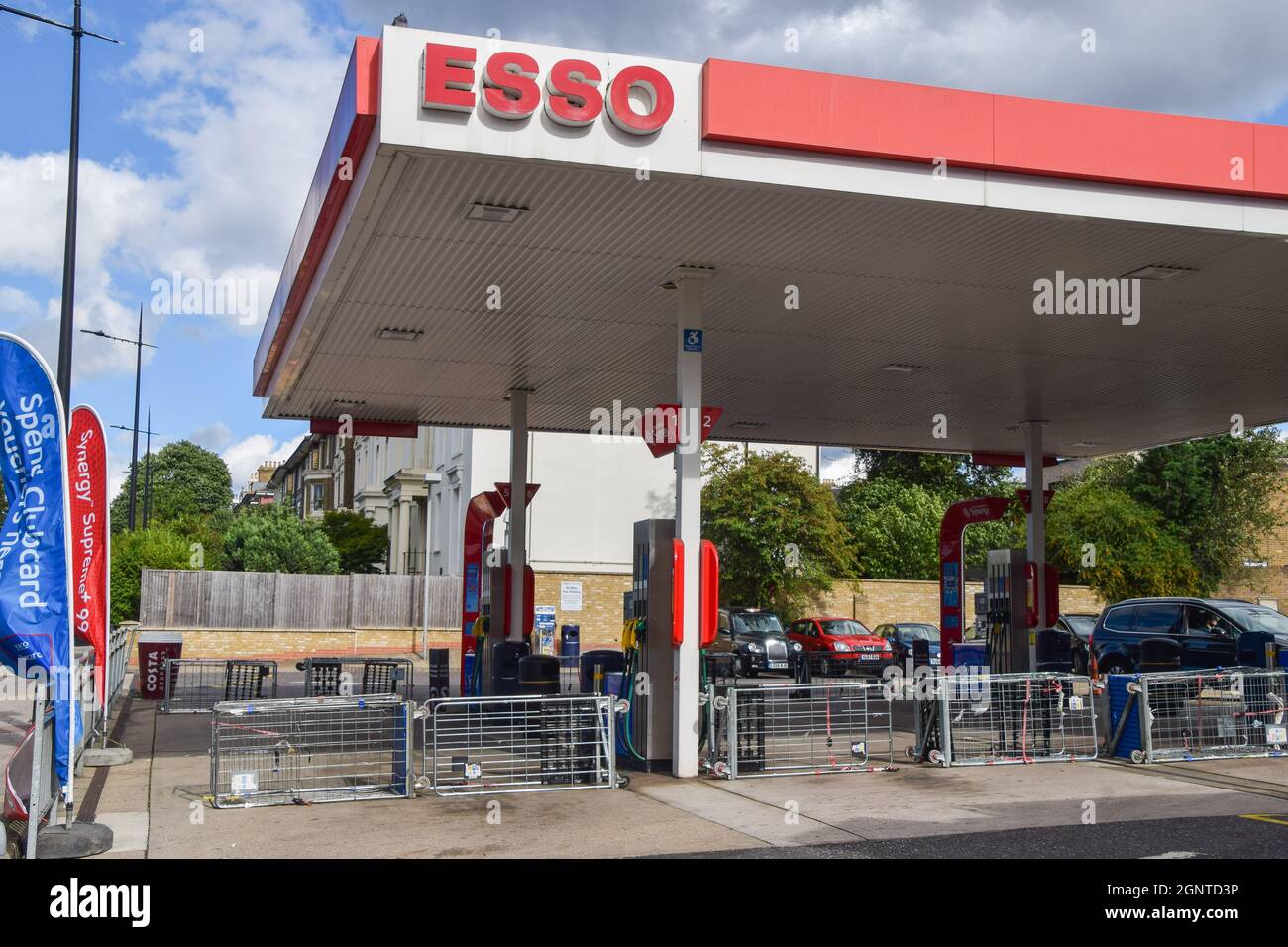 Petrol Stations Run Out Of Fuel Hi-res Stock Photography And Images - Alamy