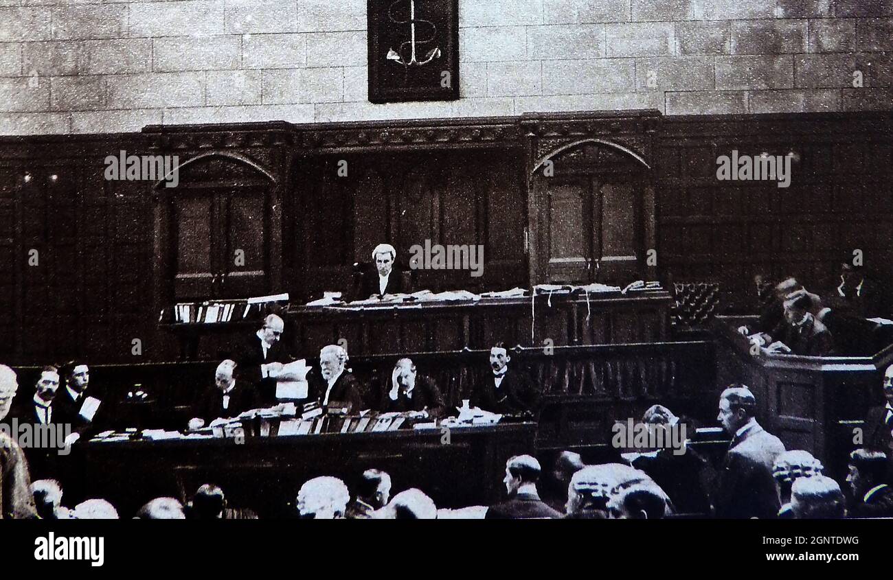 World War I - WWI Sir Samuel Evans presiding over 1st 'Prize Court. held at Law Courts since Crimean War 1856.------ Sir Samuel Thomas Evans (1859 –  1918) was a Welsh barrister, judge and Liberal politician. A prize court held during a wartime conflict decides whether prizes of war (i.e. a captured ship) have been taken lawfully. Stock Photo