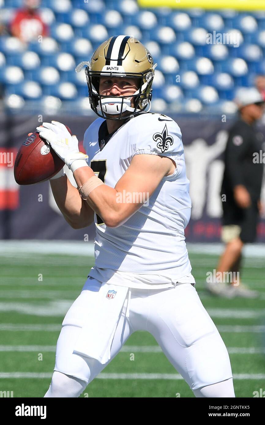 Sunday, September 26, 2021: New Orleans Saints quarterback Taysom Hill (7)  warms up before the NFL football game between the New Orleans Saints and  the New England Patriots at Gillette Stadium, in