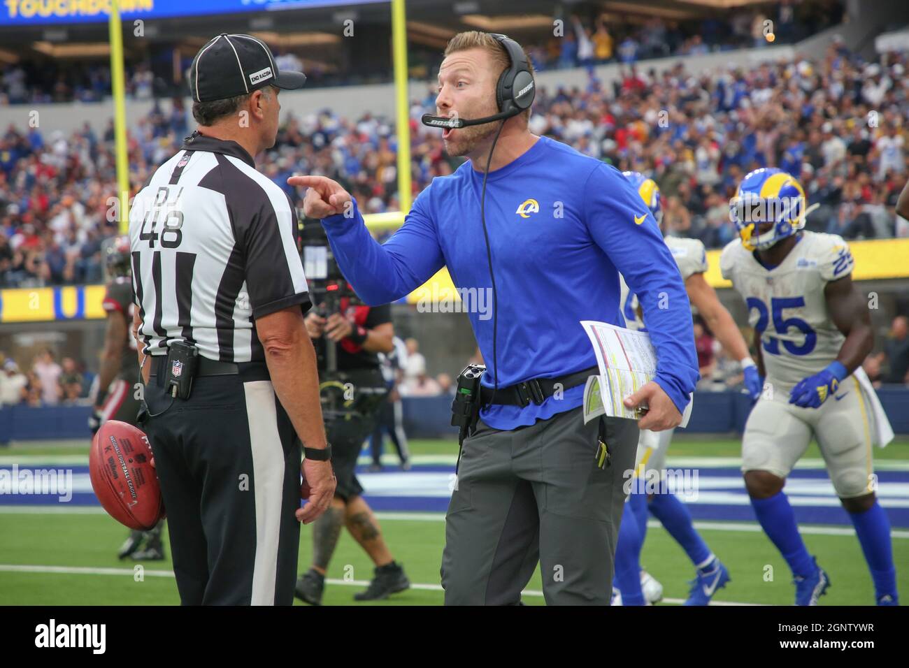 Nfl football on sidelines hi res stock photography and images Alamy Nfl football on sidelines hi res stock photography and images Alamy