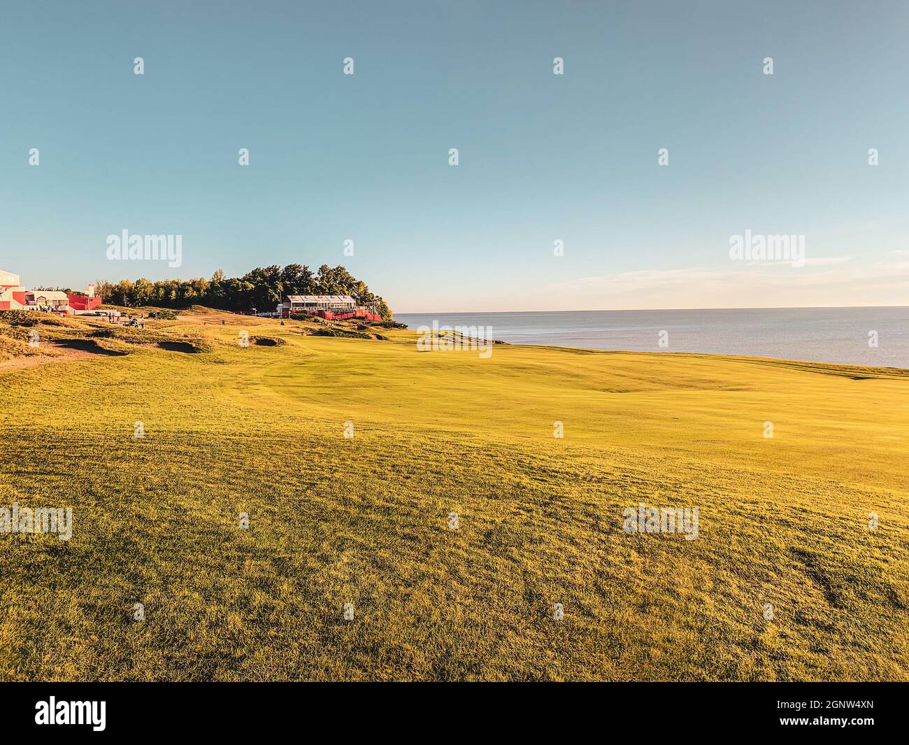Golf scenery hi-res stock photography and images - Alamy