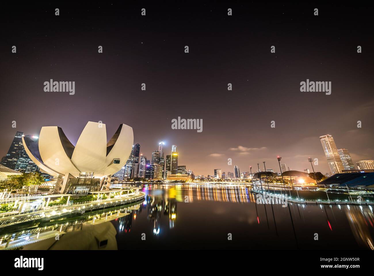 Night at marina bay hi-res stock photography and images - Alamy