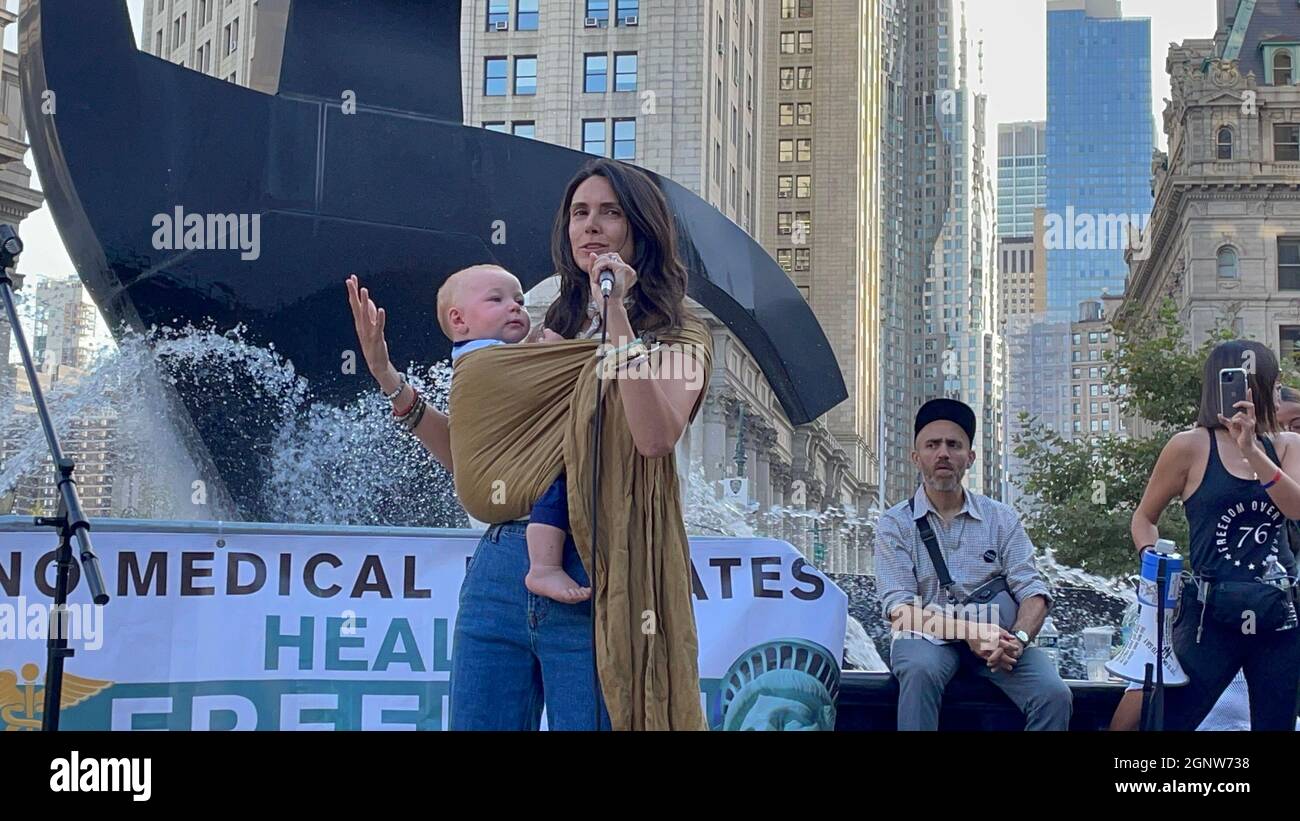 New York, NY, USA. 27th Sep, 2021. Protest against COVID Vaccine Mandate For New York City Teachers. To Take Effect After Federal Appeals Court Lifts Temporary Ban. The rally was organized by the group Teachers for Choice on September 27, 2021 at Foley Square in New York City. Credit: Rainmaker Photos/Media Punch/Alamy Live News Stock Photo