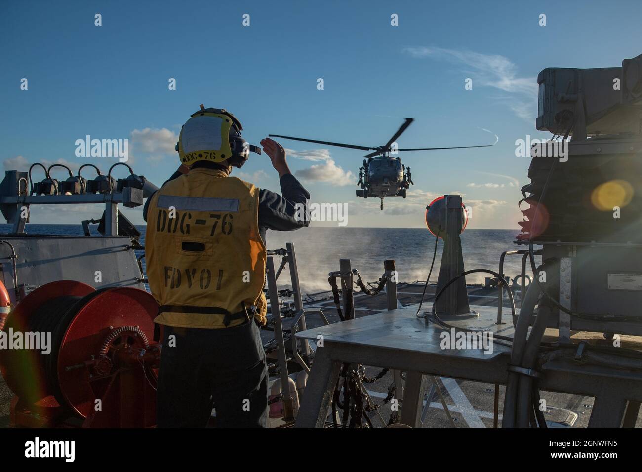 Uss higgins ddg 76 hi-res stock photography and images - Page 3 - Alamy