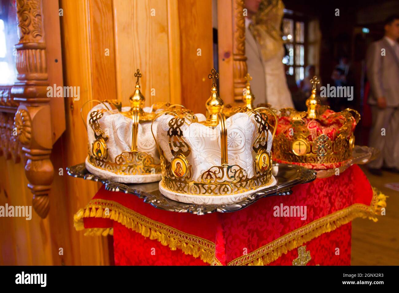 wedding crowns in church ready to wedding ceremony Stock Photo - Alamy