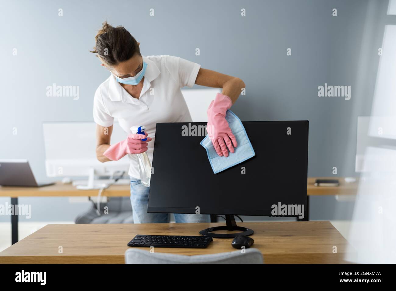 Mature woman face scrub hi-res stock photography and images - Alamy