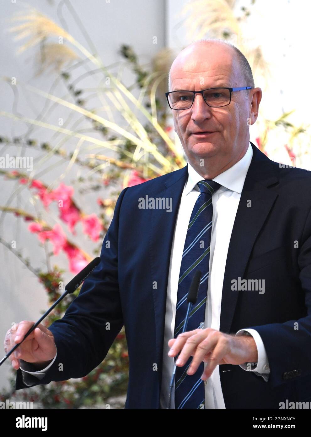 Potsdam, Germany. 28th Sep, 2021. Dietmar Woidke (SPD), Minister President  of Brandenburg, speaks during the opening of the Brandenburg Israel Week.  Woidke is the patron of the week, which is organized by