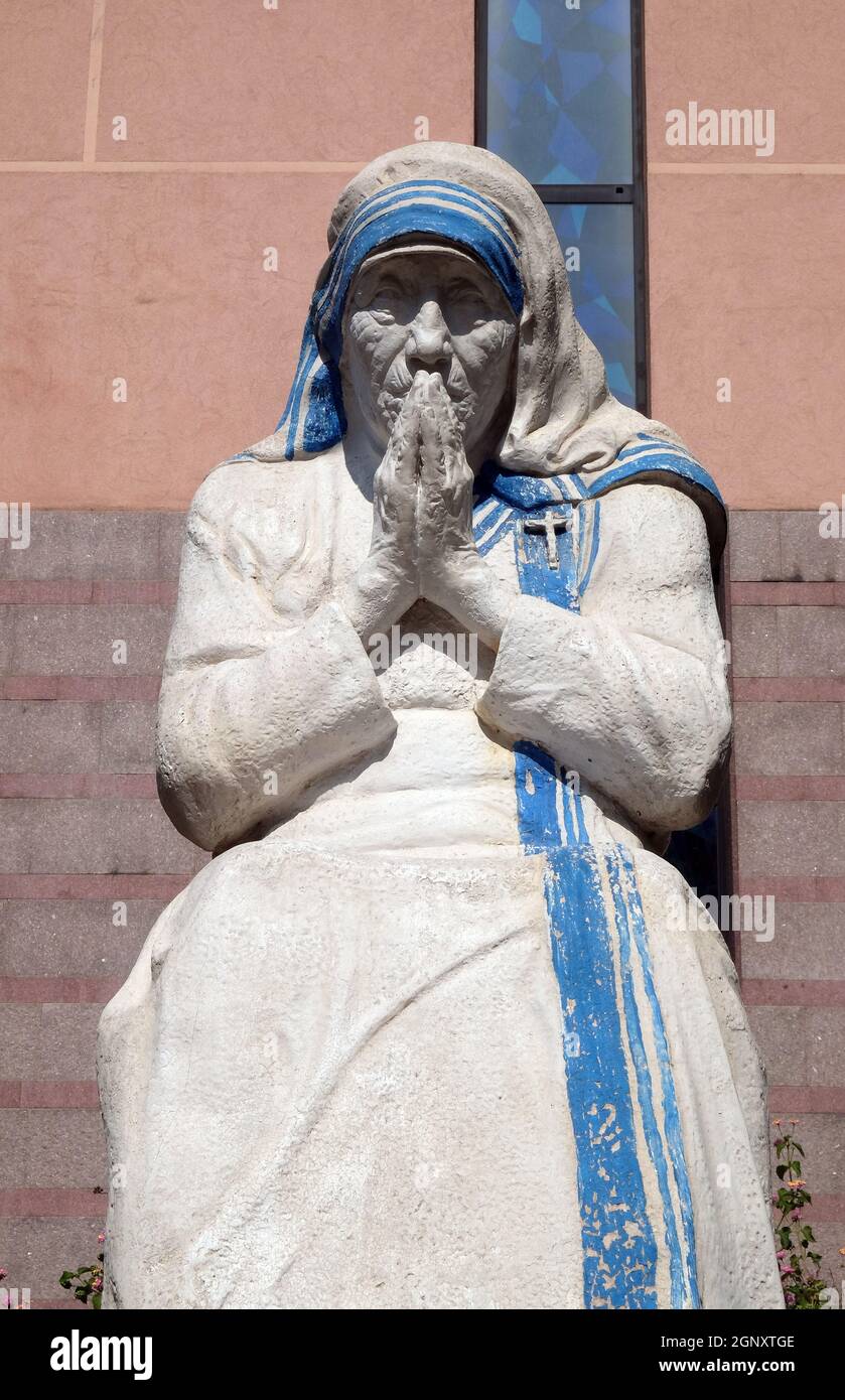 Mother Teresa statue in front of St Paul's Cathedral in Tira…