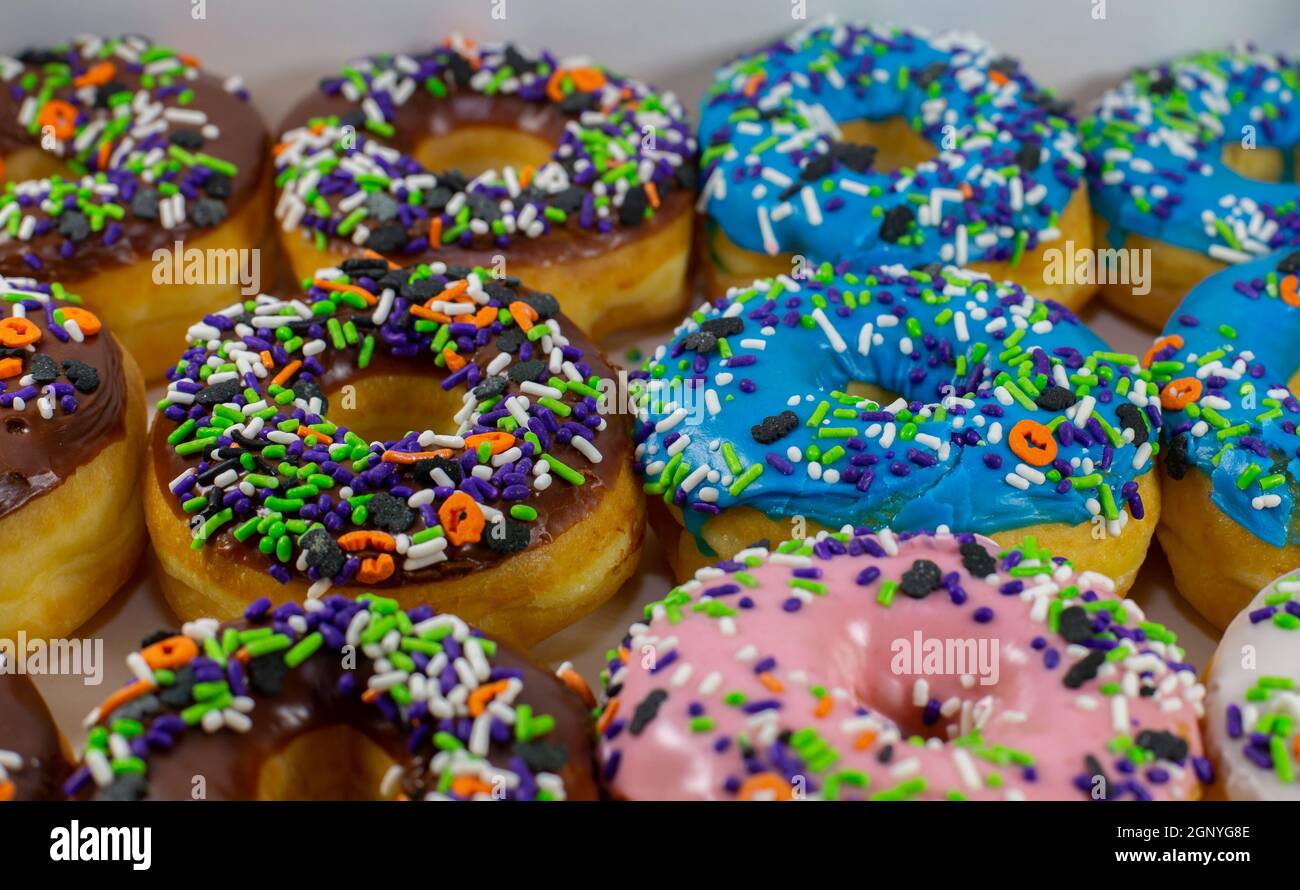 Page 5 - Box Of Donuts High Resolution Stock Photography and 
