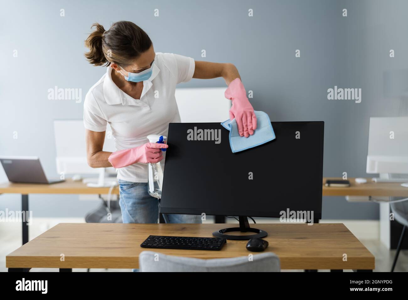 Monitor cleaning hires stock photography and images Alamy