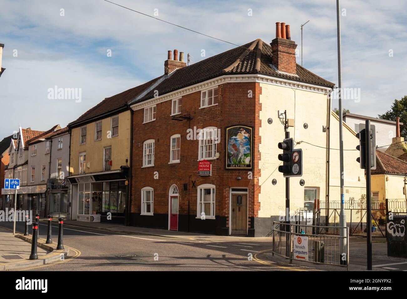 A view of the Cat and the Fiddle public house on Magdalen Street now closed down and up for auction. Stock Photo