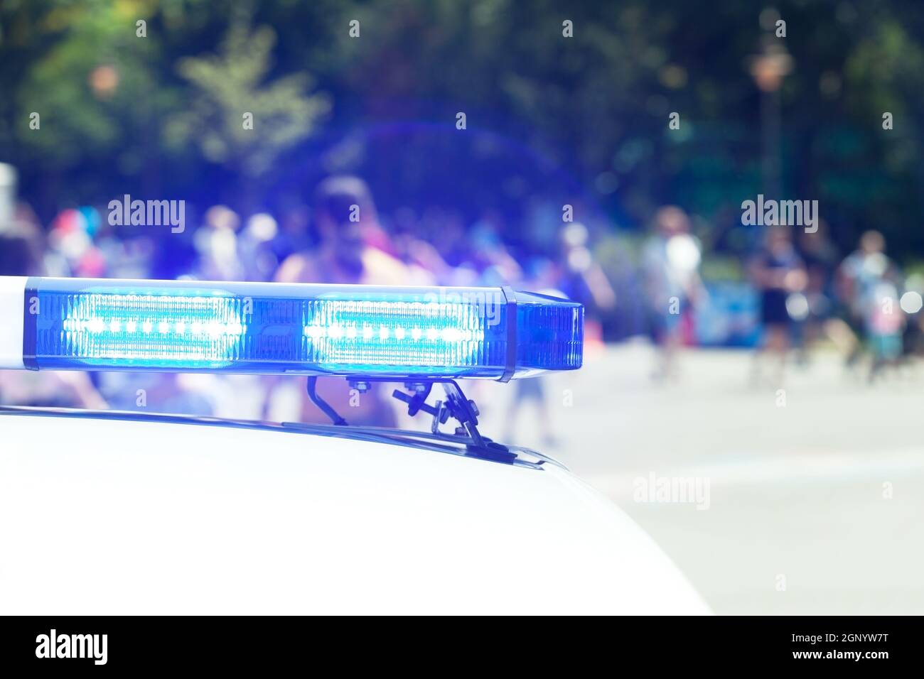 Police car flashing lights hi-res stock photography and images - Alamy