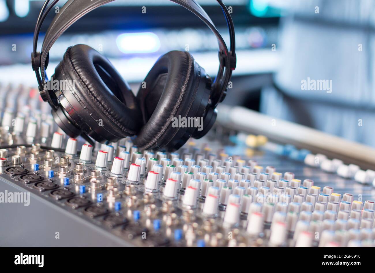 Professional sound recording studio: Headphones on a mixer desk, Radio  Stock Photo - Alamy