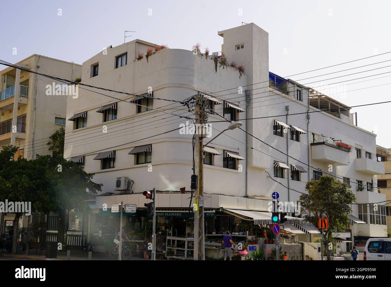 Bauhaus Architecture at 19 Gordon Street, Tel Aviv. The White City refers to a collection of over 4,000 buildings built in the Bauhaus or Internationa Stock Photo