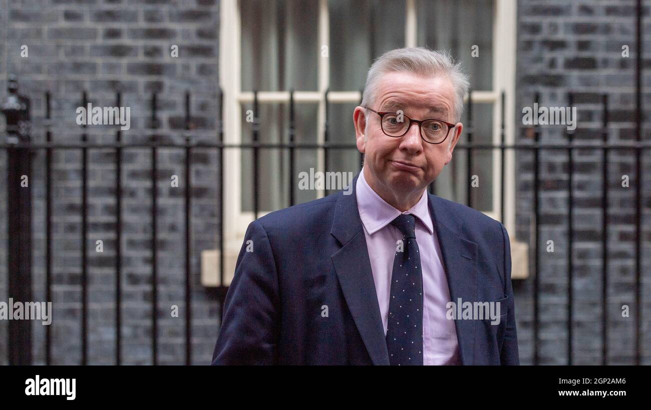 London, UK. 28th Sep, 2021. Michael Gove, Secretary of State for Housing, Communities and Local Government arrives at 10 Downing Street London Credit: Ian Davidson/Alamy Live News Stock Photo