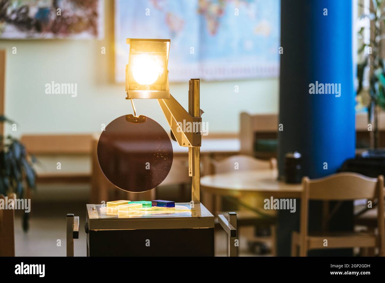 Vintage overhead projector in elementary school Stock Photo Alamy