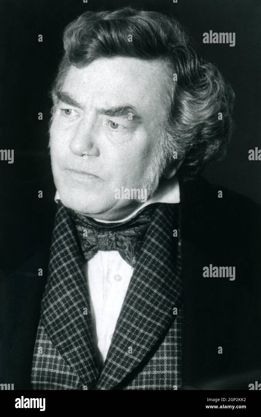 Lester Finney WASHINGTON SQUARE, Albert Finney, 1997. ph: Ron Batzdorff / © Buena ...