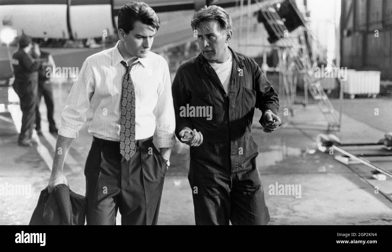 WALL STREET, from left: Charlie Sheen, Martin Sheen, 1987. ph: Andy ...