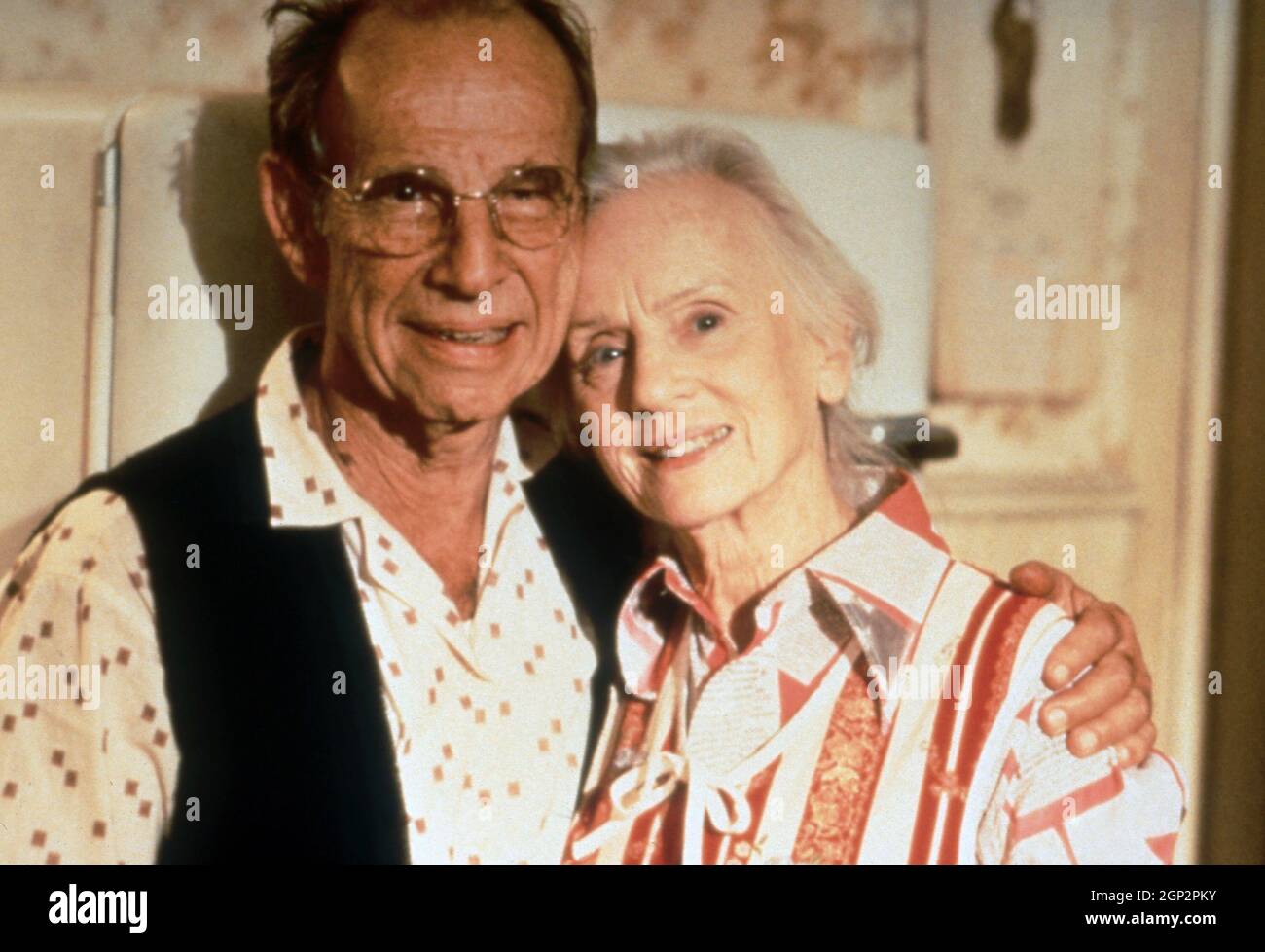 BATTERIES NOT INCLUDED, from left Hume Cronyn, Jessica Tandy, 1987