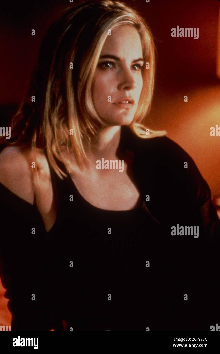EXISTENZ, Jennifer Jason Leigh, 1999. © Dimension Films / courtesy