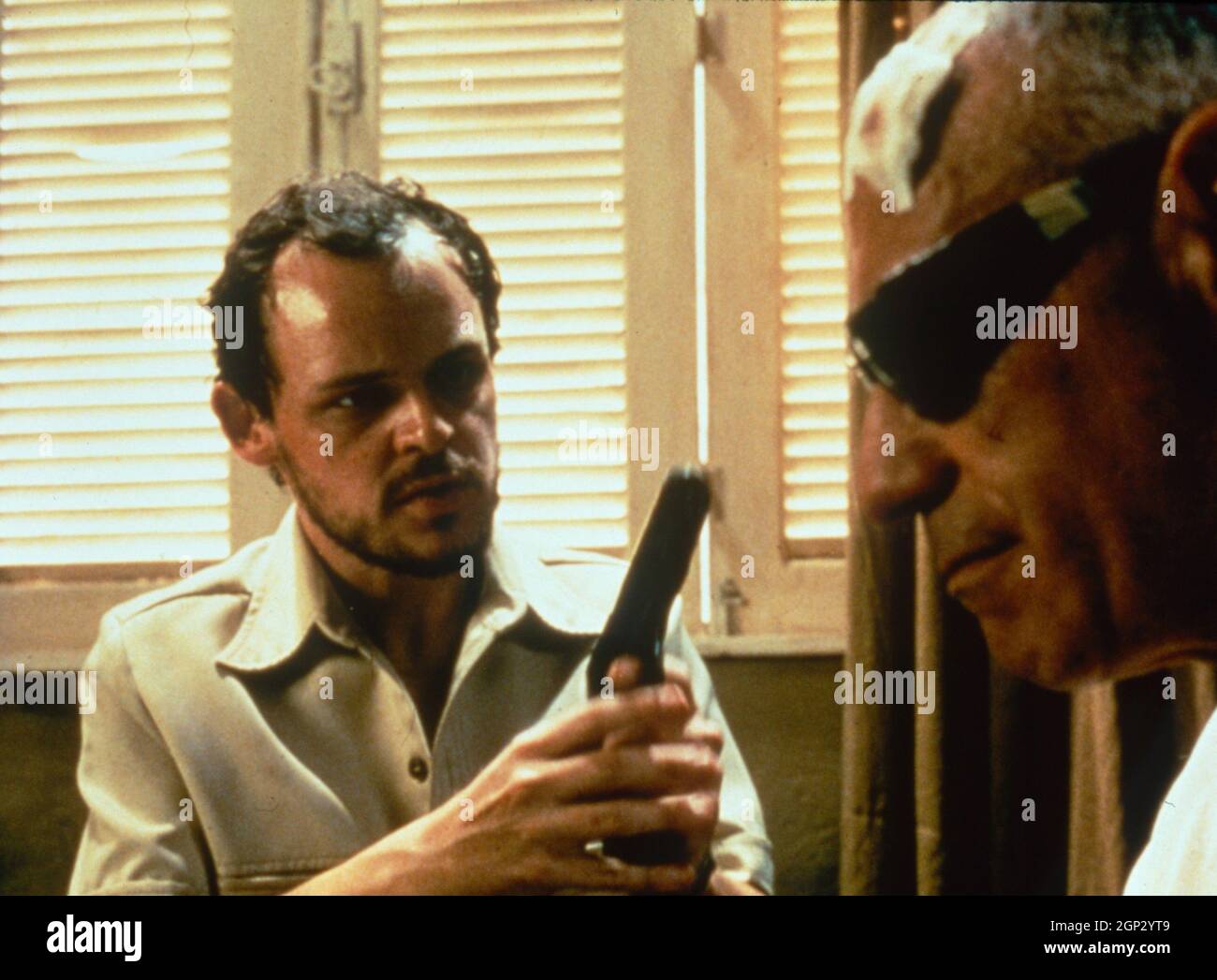 FOUR DAYS IN SEPTEMBER, far right: Alan Arkin, 1997. © Miramax ...