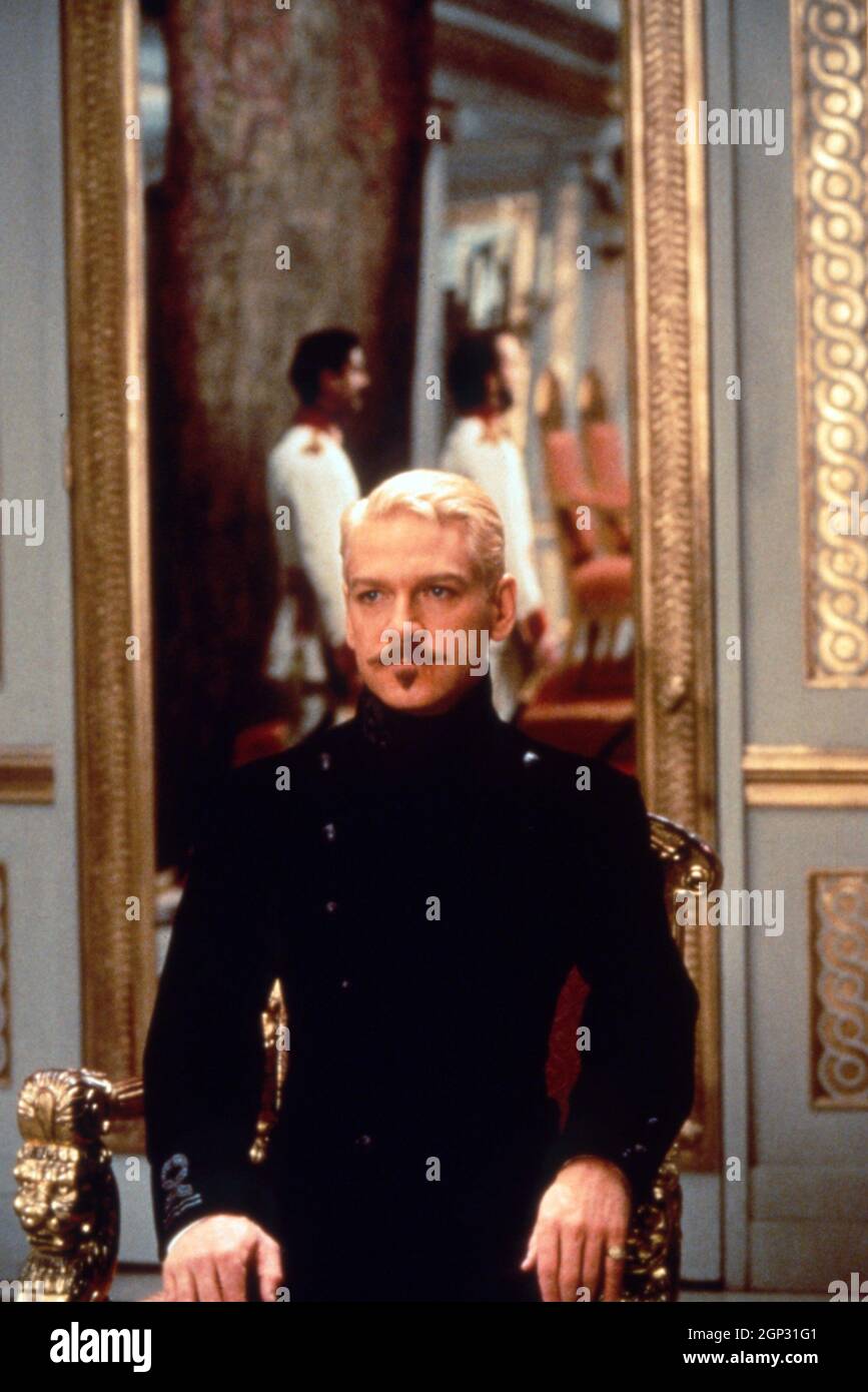 HAMLET, Branagh as Hamlet, 1996. © Columbia Pictures / Courtesy
