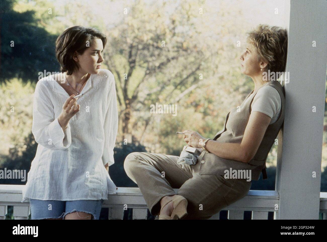 HOW TO MAKE AN AMERICAN QUILT, from left Winona Ryder, Kate Nelligan