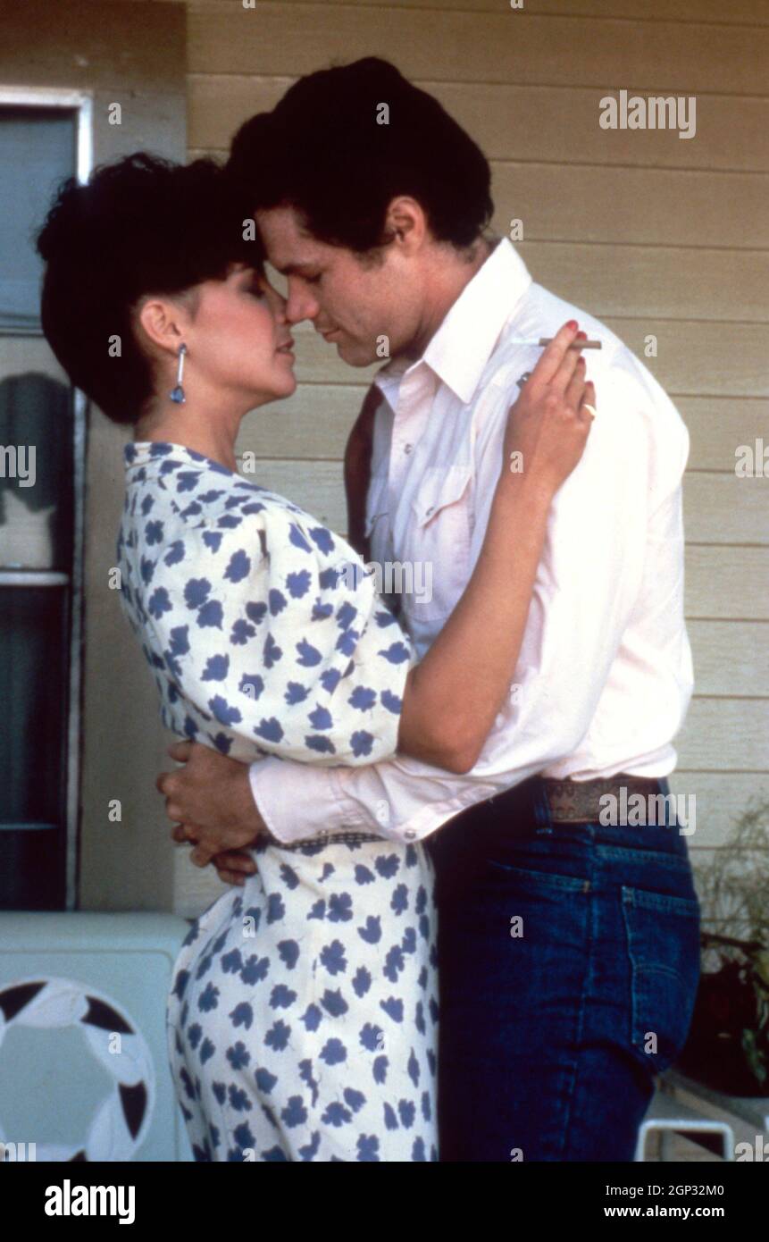 INDEPENDENCE DAY, from left Kathleen Quinlan, David Keith, 1983