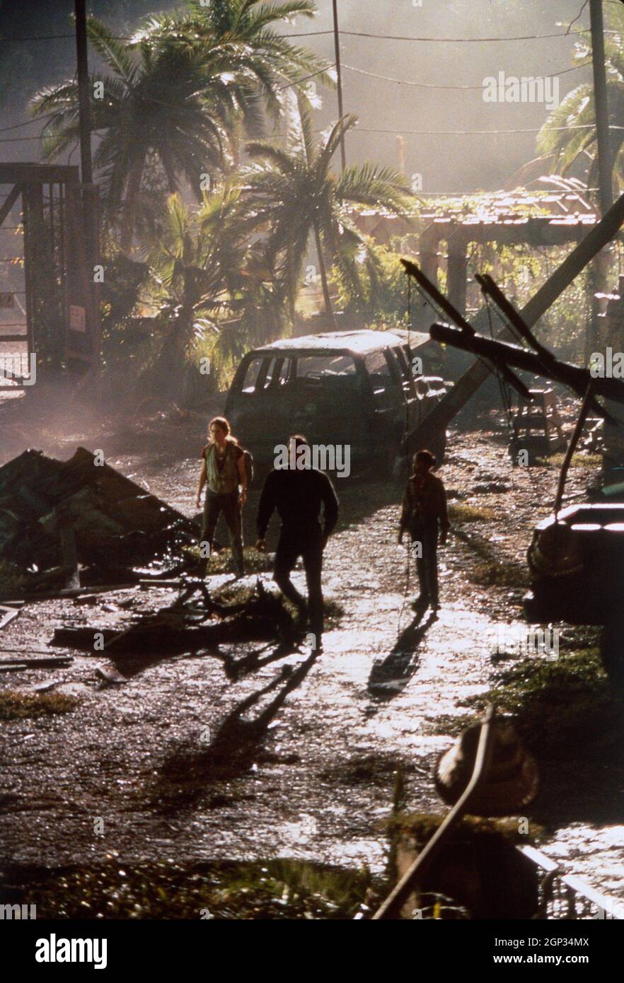 the-lost-world-jurassic-park-from-left-julianne-moore-jeff-goldblum