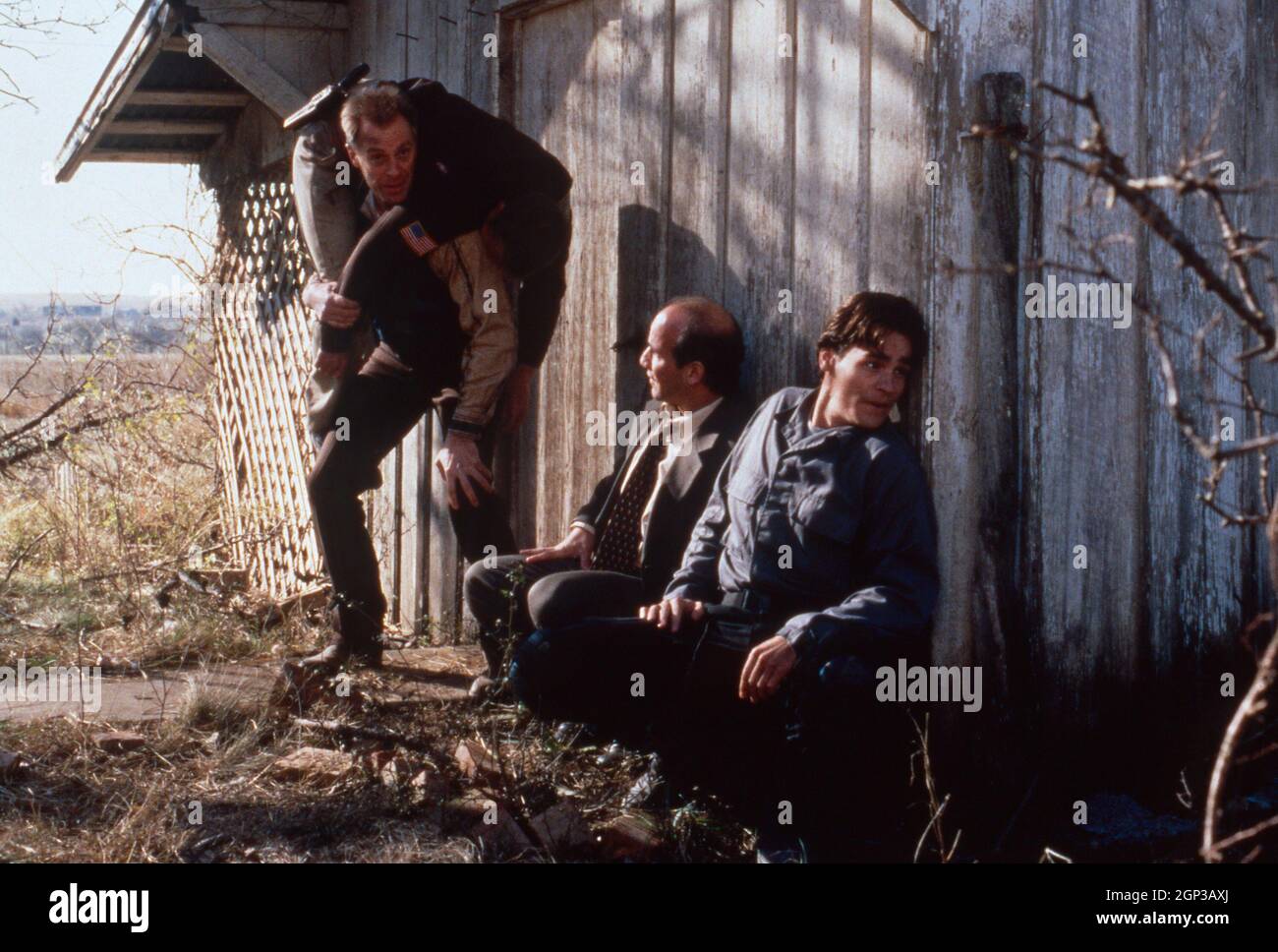 STANDOFF, from left Keith Carradine, Paul BenVictor, Robert Sean