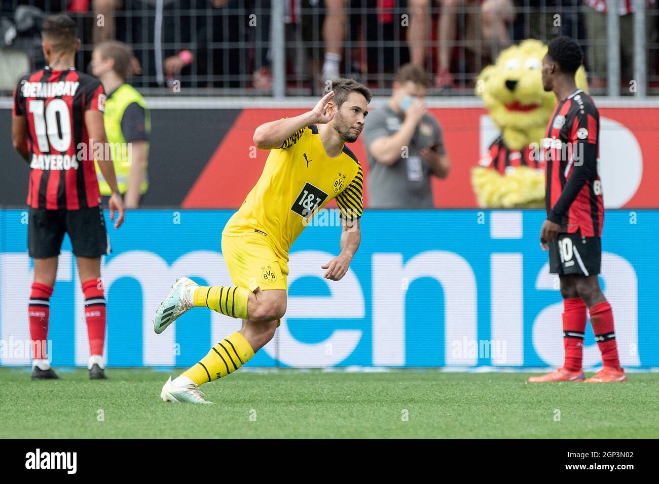 Leverkusen, Deutschland. 11th Sep, 2021. Raphael GUERREIRO (THU, Wed.) cheers after his free kick; Soccer 1st Bundesliga, season 2021/2022, 4th matchday, Bayer 04 Leverkusen (LEV) - Borussia Dortmund (DO) 3: 4, on 09/11/2021 in Leverkusen/Germany. DFL regulations prohibit any use of photographs as image sequences and/or quasi-video Credit: dpa/Alamy Live News Stock Photo