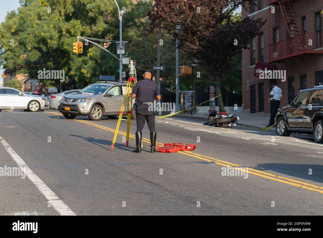 Bronx, United States. 28th Sep, 2021. Police investigate the scene of a