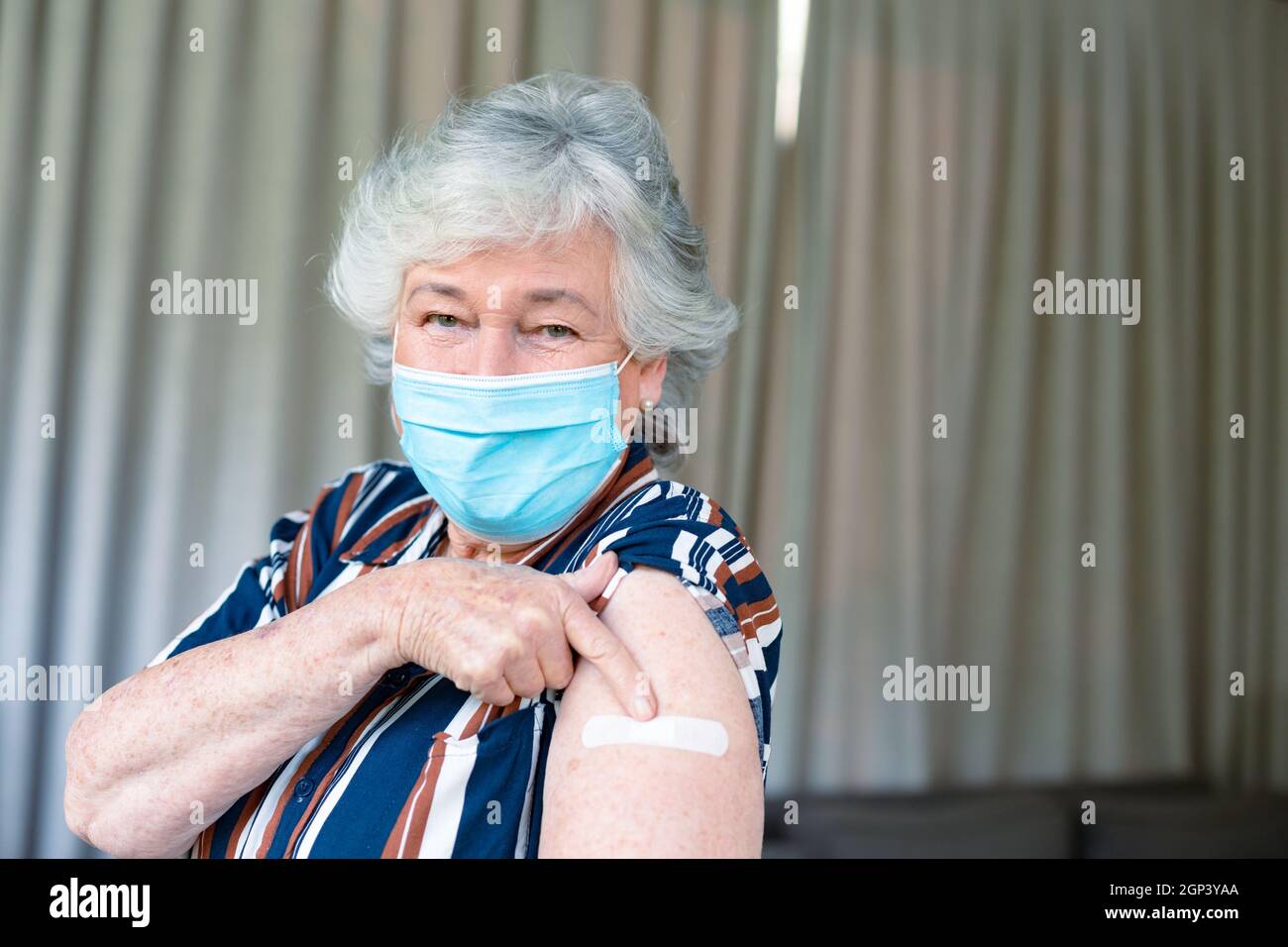 Plaster mask hi-res stock photography and images - Alamy