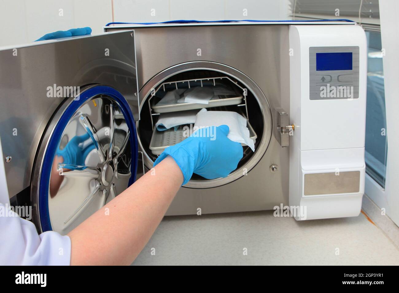 Wardrobe for hightemperature sterilization of dental instruments. An