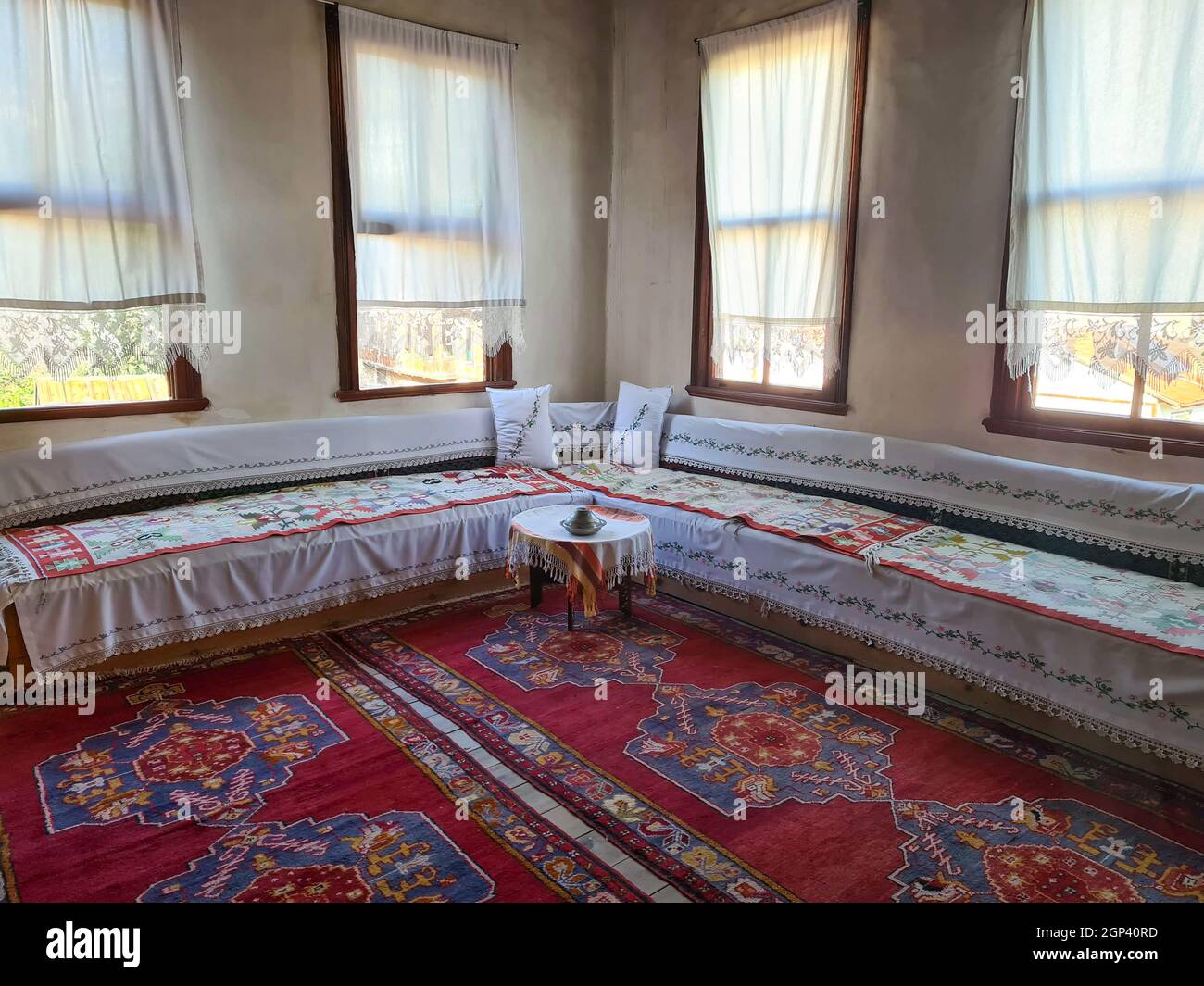 Traditional Turkish home at Beypazarı with cedar and carpet Stock Photo Alamy