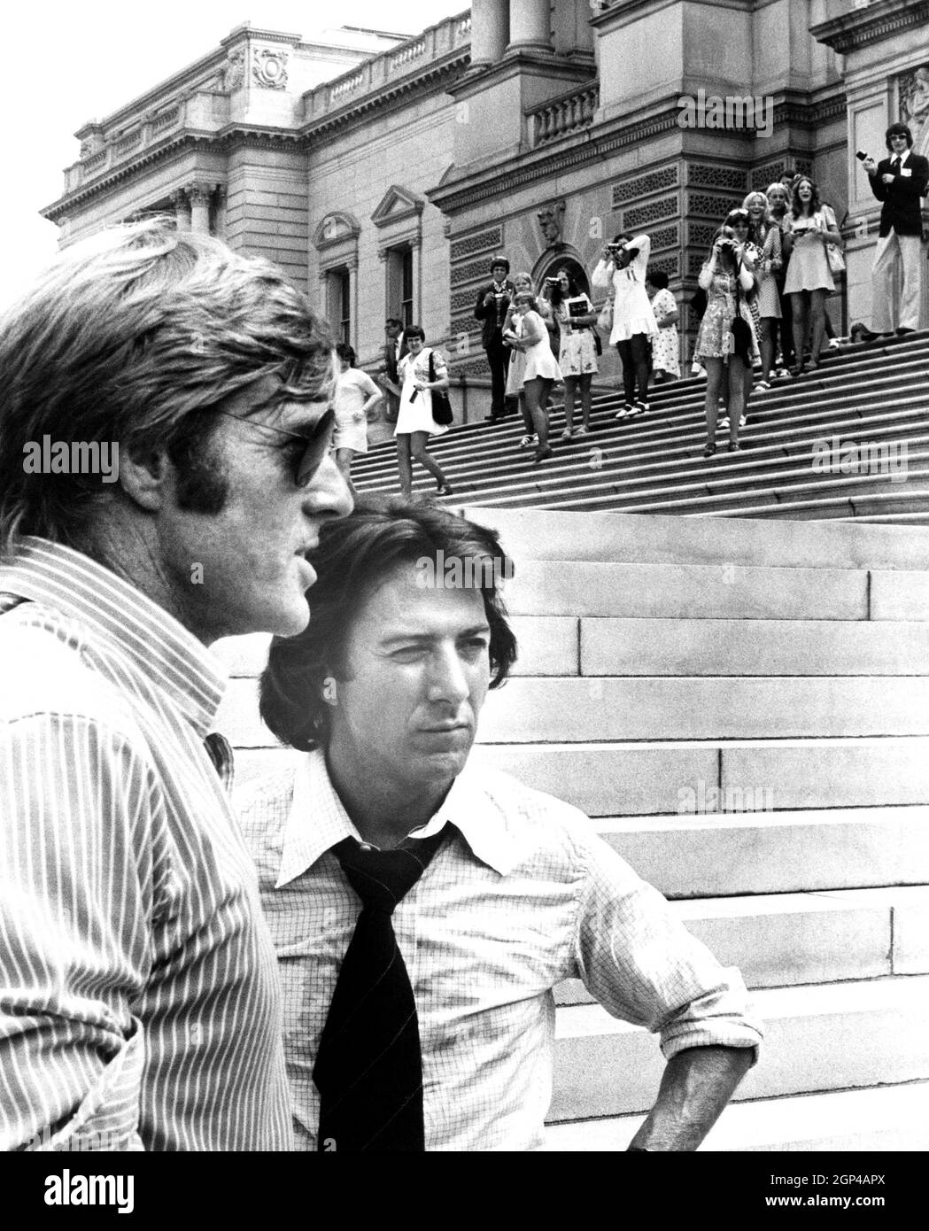 ALL THE PRESIDENT'S MEN, from left, Robert Redford, Dustin Hoffman, on