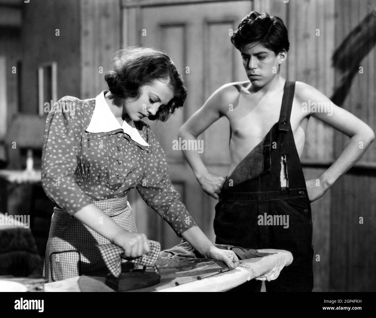 DEAD END, from left, Sylvia Sidney, Billy Halop, 1937 Stock Photo - Alamy