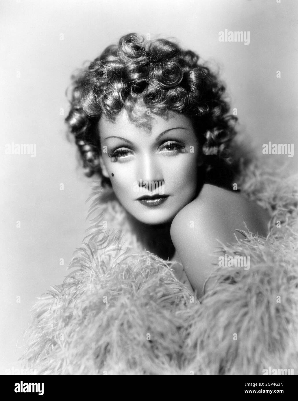 DESTRY RIDES AGAIN, Marlene Dietrich, 1939 Stock Photo - Alamy