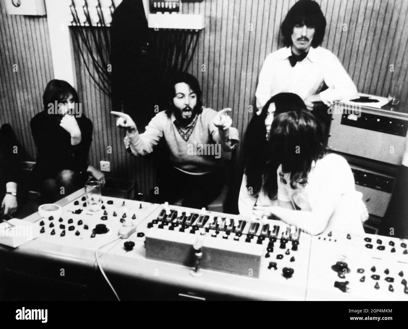 LET IT BE, from left: Ringo Starr, Paul McCartney, George Harrison, Yoko Ono, John Lennon, 1970 Stock Photo