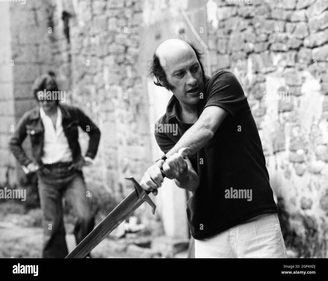 ROBIN AND MARIAN, director Richard Lester on set, 1976 Stock Photo Alamy