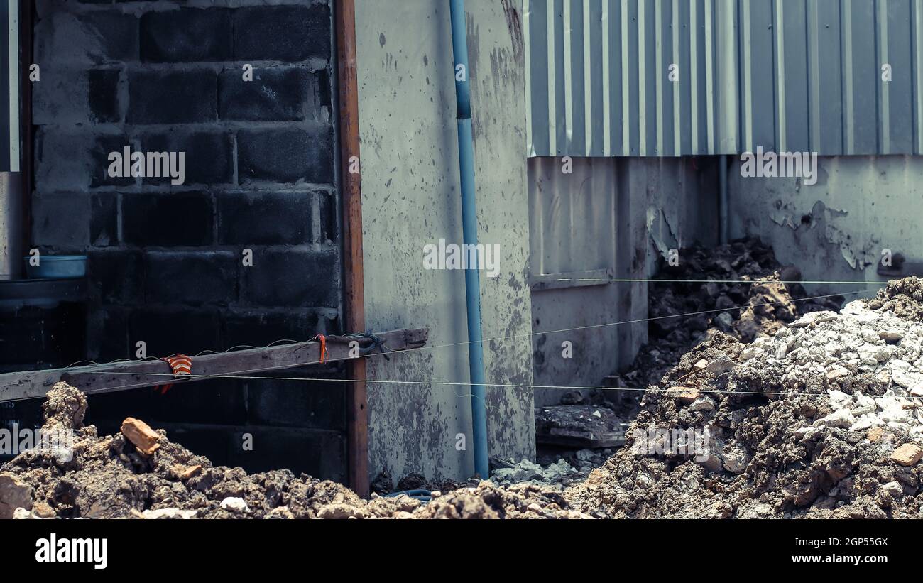 String line guide tautline on construction site to guide alignment