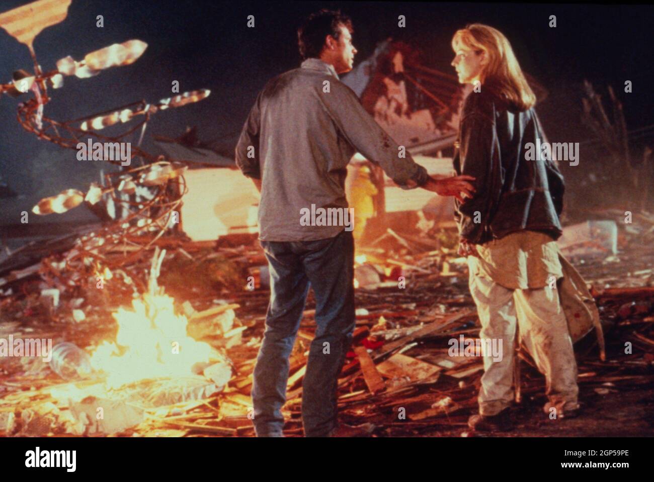 TWISTER, from left: Bill Paxton, Helen Hunt, 1996. ph: David James / © Warner Bros. / Courtesy Everett Collection Stock Photo