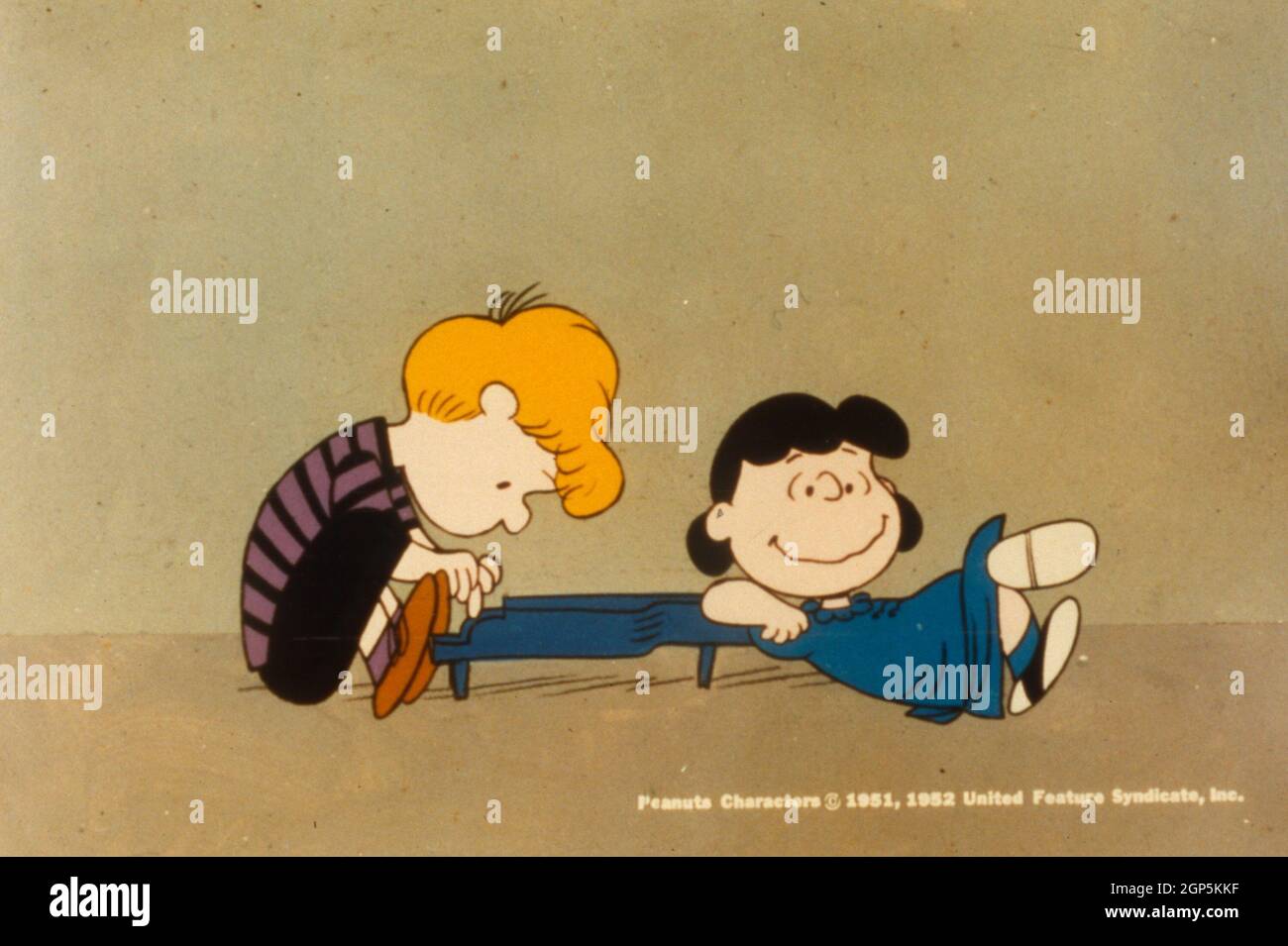PEANUTS, Schroeder, playing piano, with Lucy van Pelt, 1951 Stock Photo -  Alamy