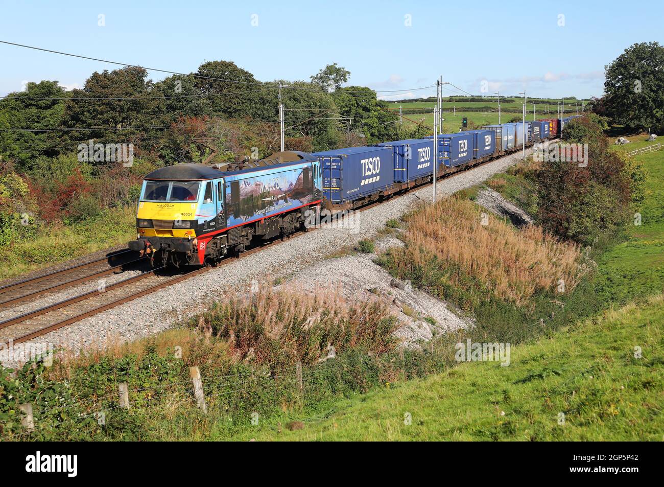 90024 passes Yealand with 4M25 Mossend to Daventry on 20.9.21. Stock Photo