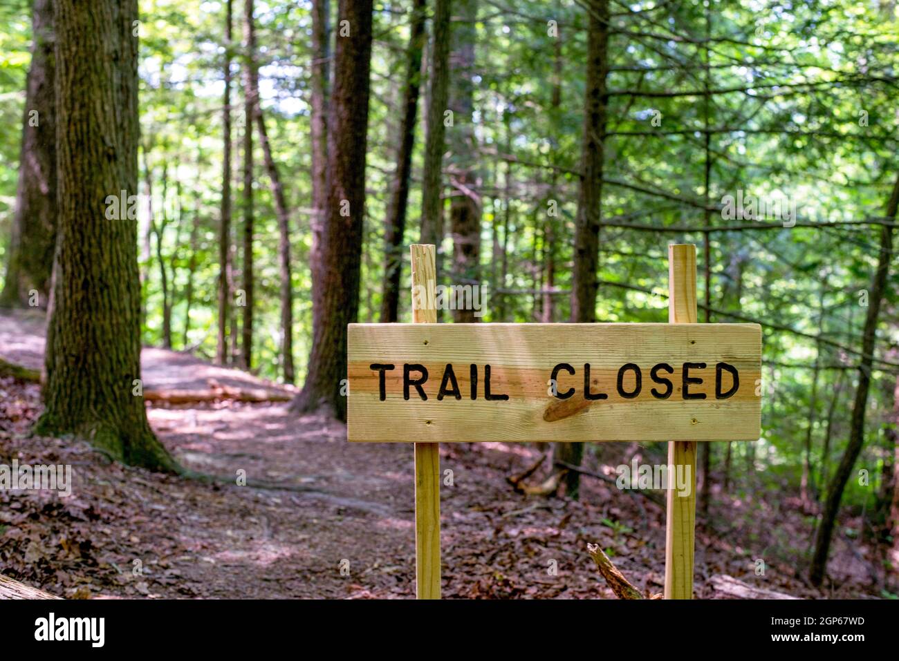 'Trail Closed' sign in Natural Bridge State Park, Kentucky USA Stock Photo