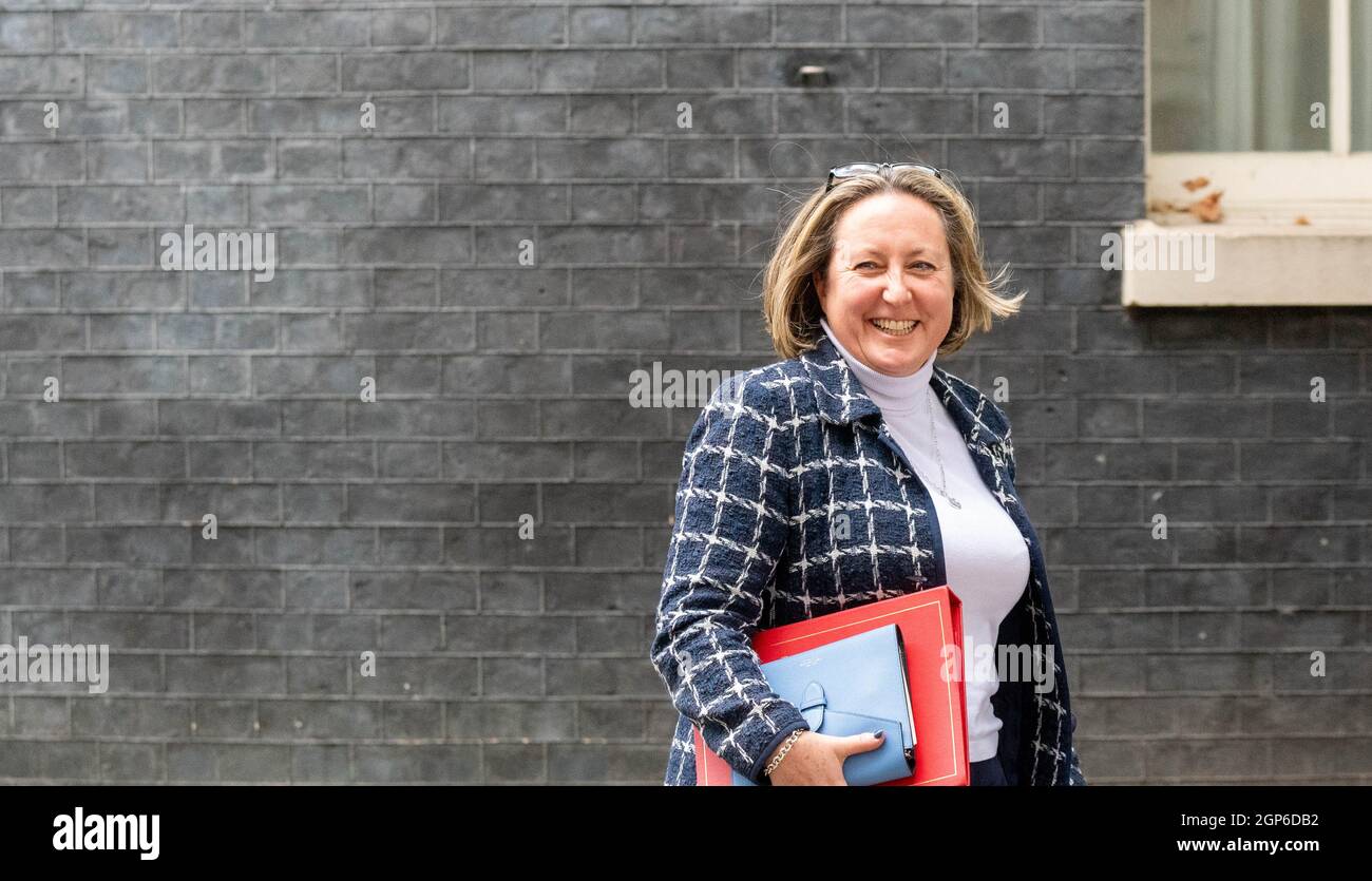 London, UK. 28th Sep, 2021. Anne-Marie Trevelyan, International Trade Secretary, leaves a meeting at 10 Downing Street, London Credit: Ian Davidson/Alamy Live News Stock Photo